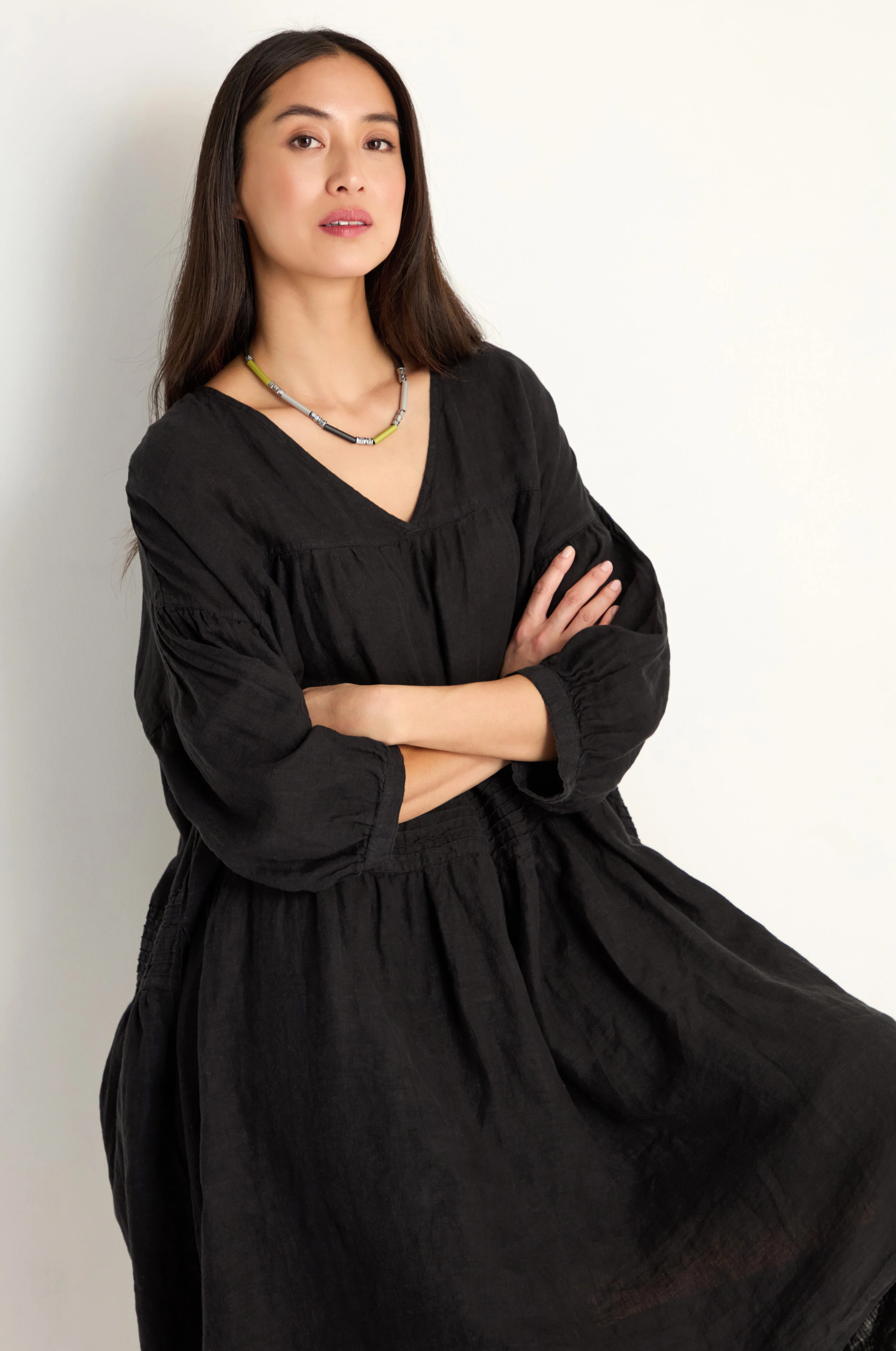 Easy Fit V-Neck Black Linen Dress - Image 3