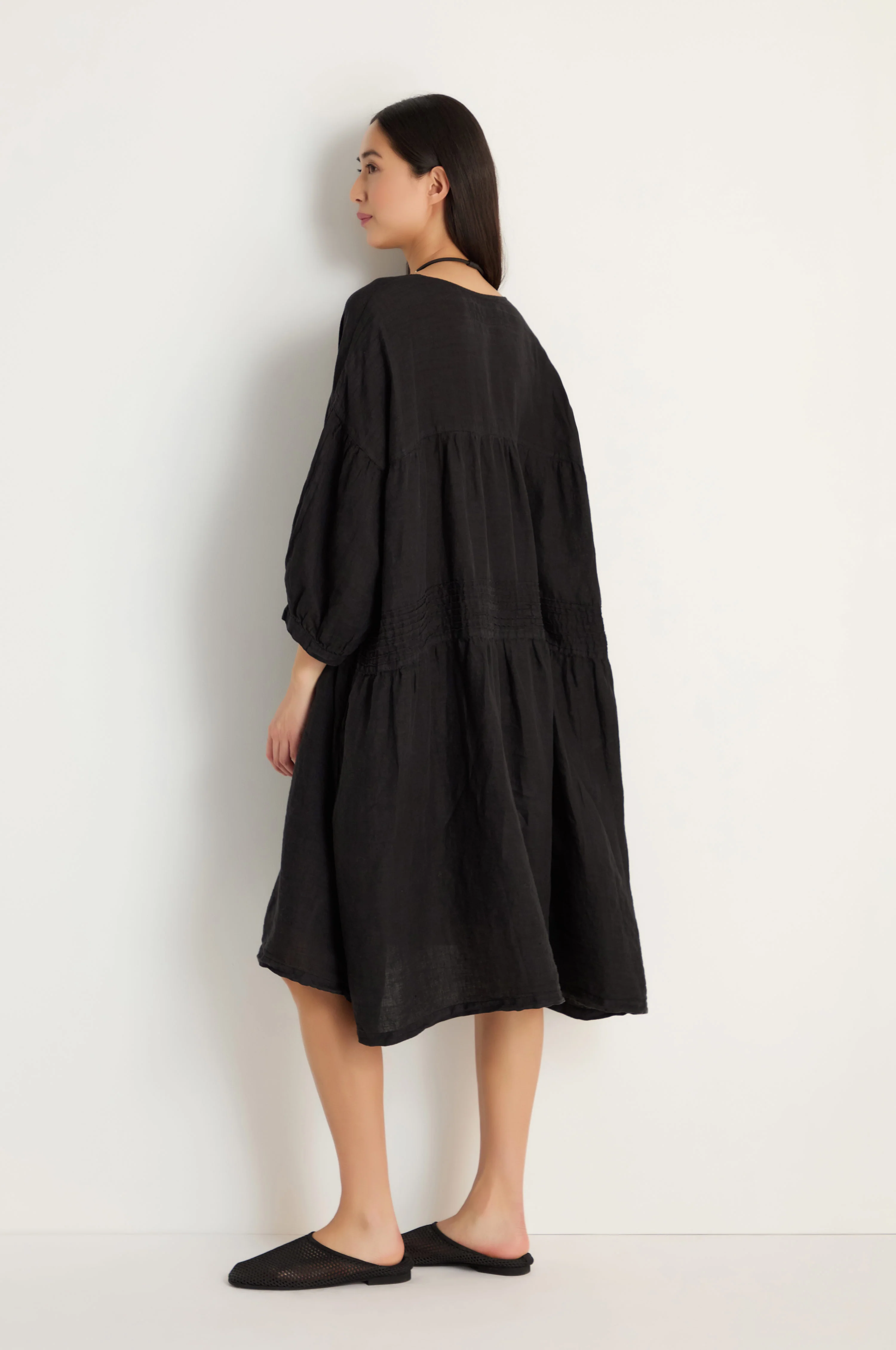 Easy Fit V-Neck Black Linen Dress - Image 4