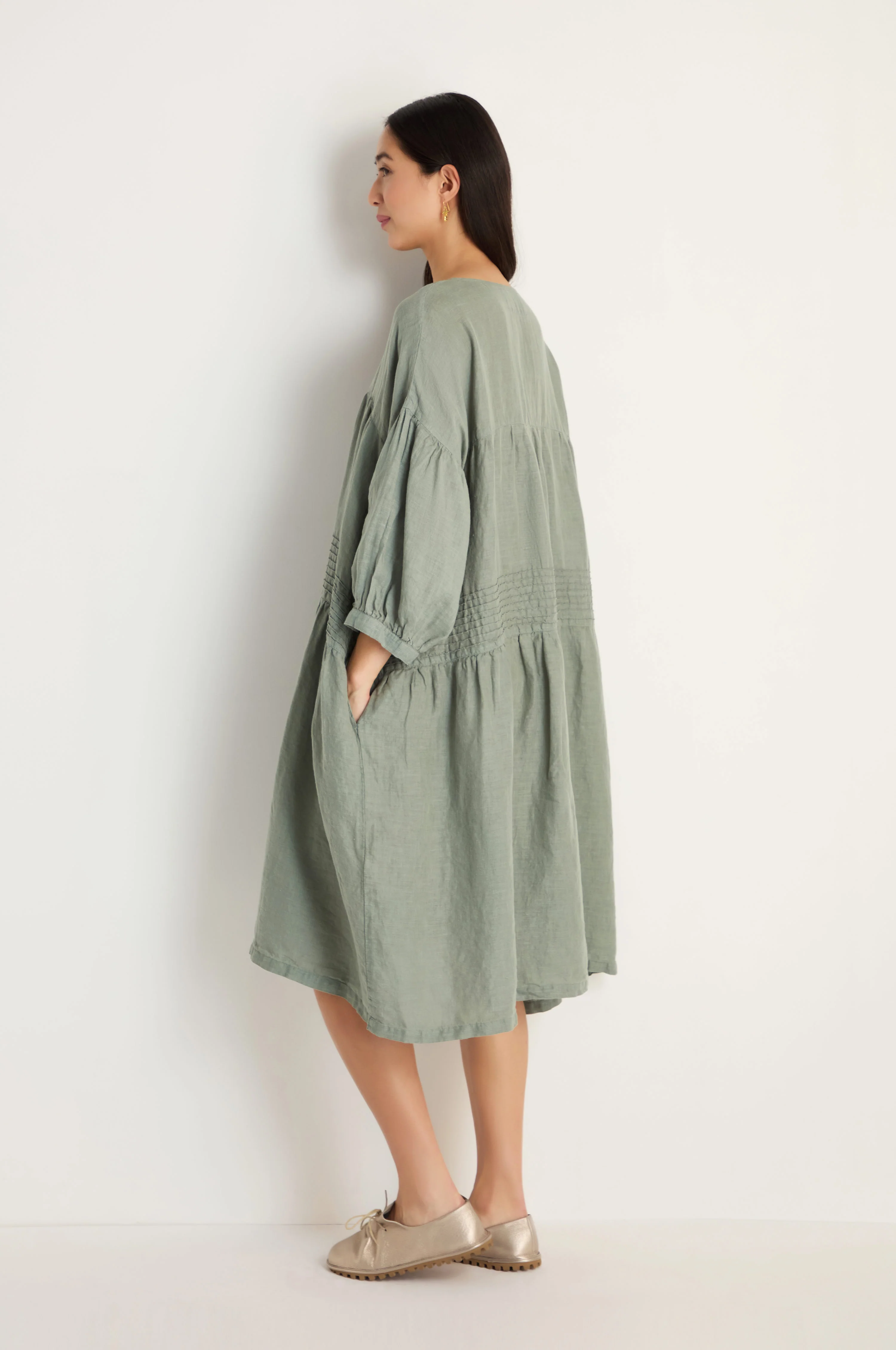 Easy Fit V-Neck Sage Linen Dress - Image 3