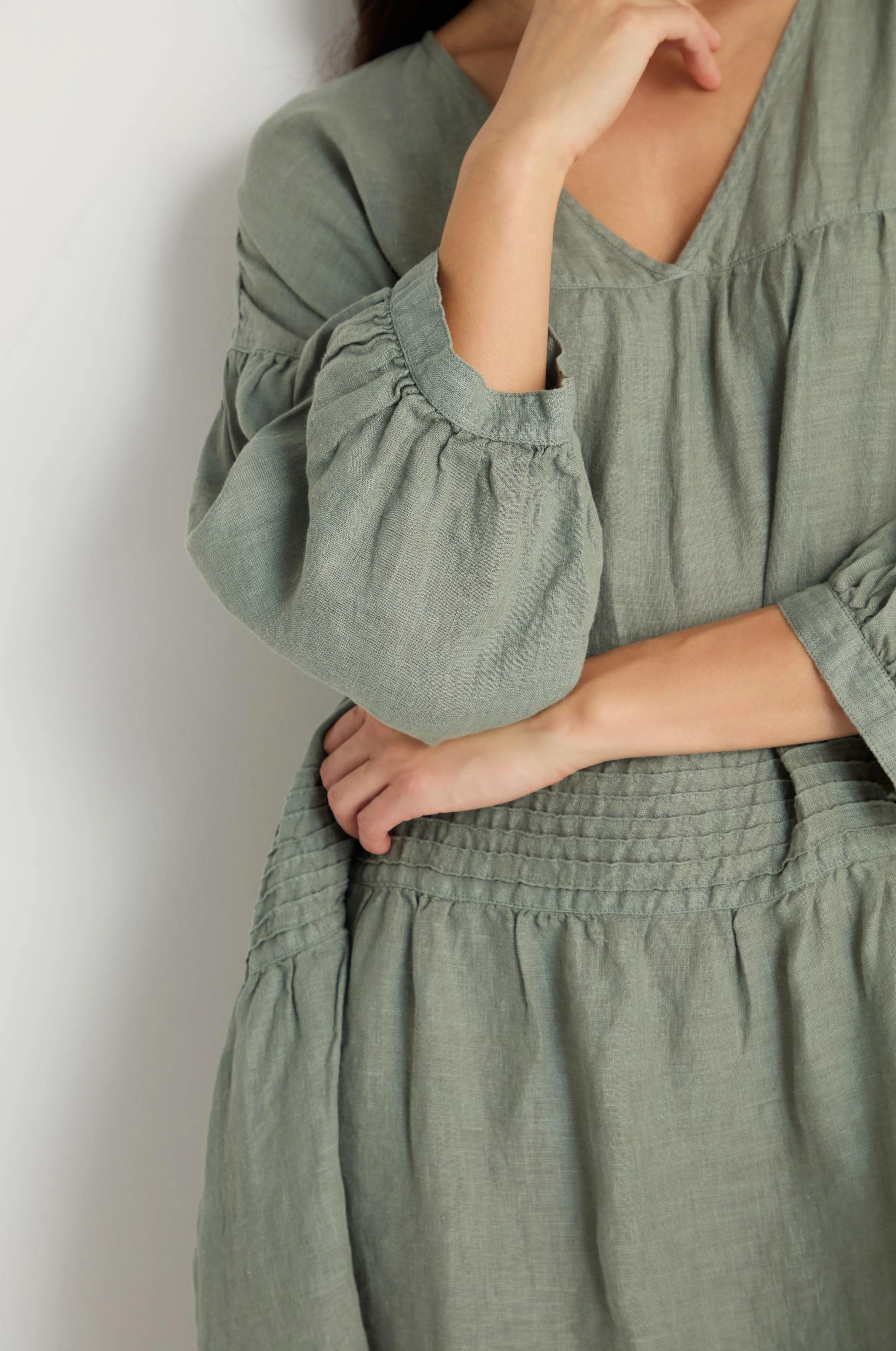 Easy Fit V-Neck Sage Linen Dress - Image 4