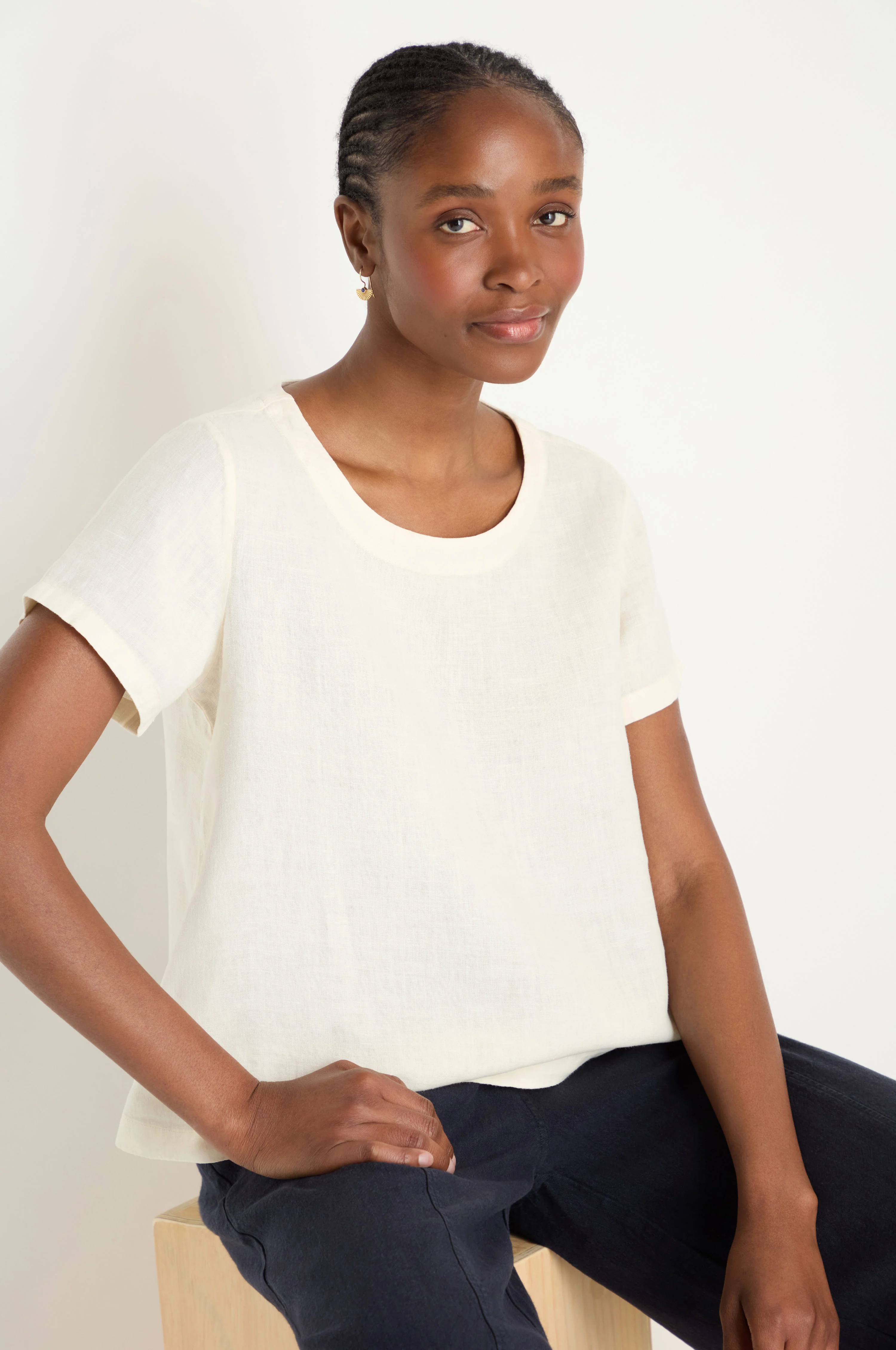 Ecru Linen T-shirt - Image 5