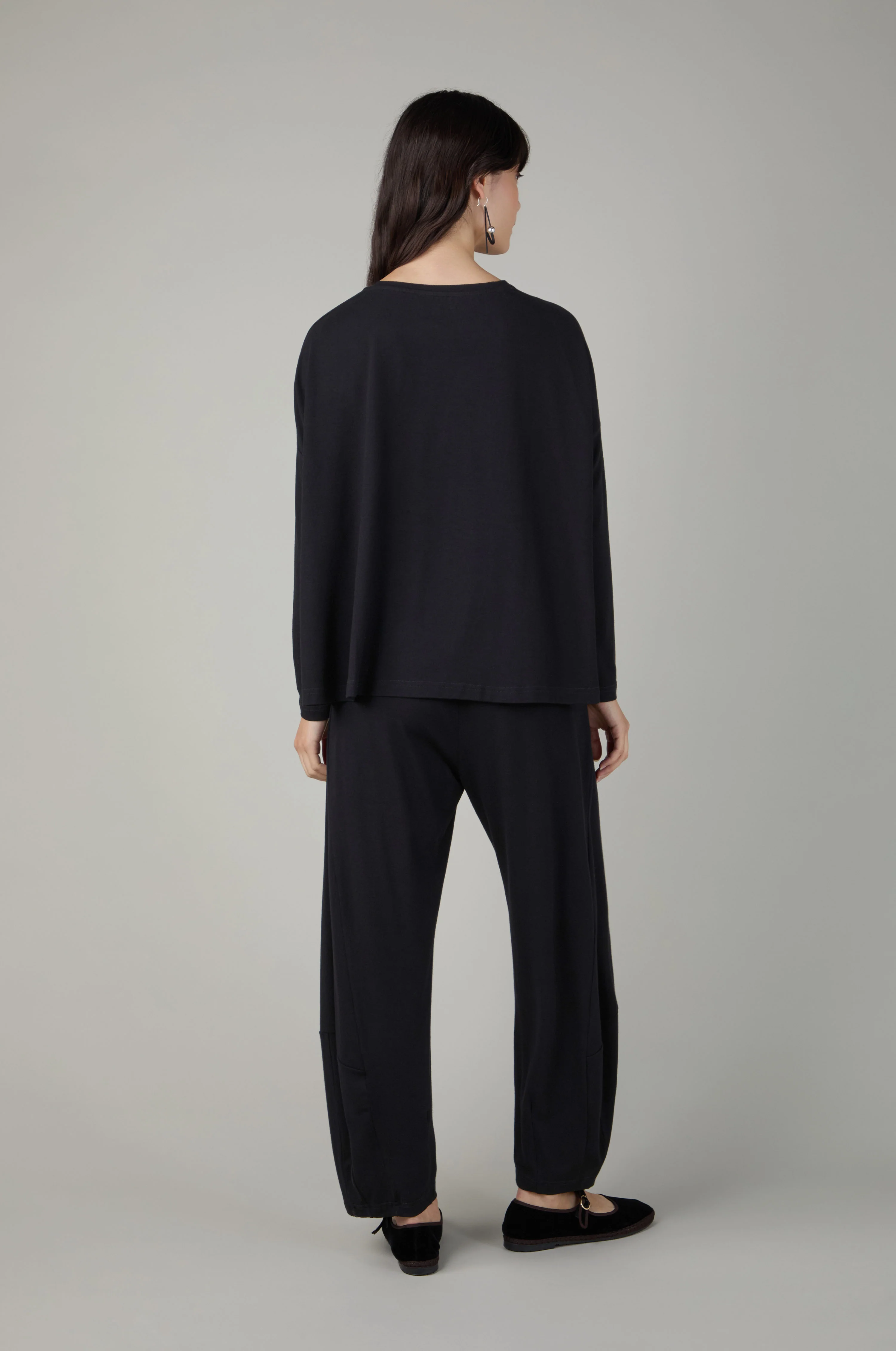 Fluid Crepe Black Boxy Top - Image 5