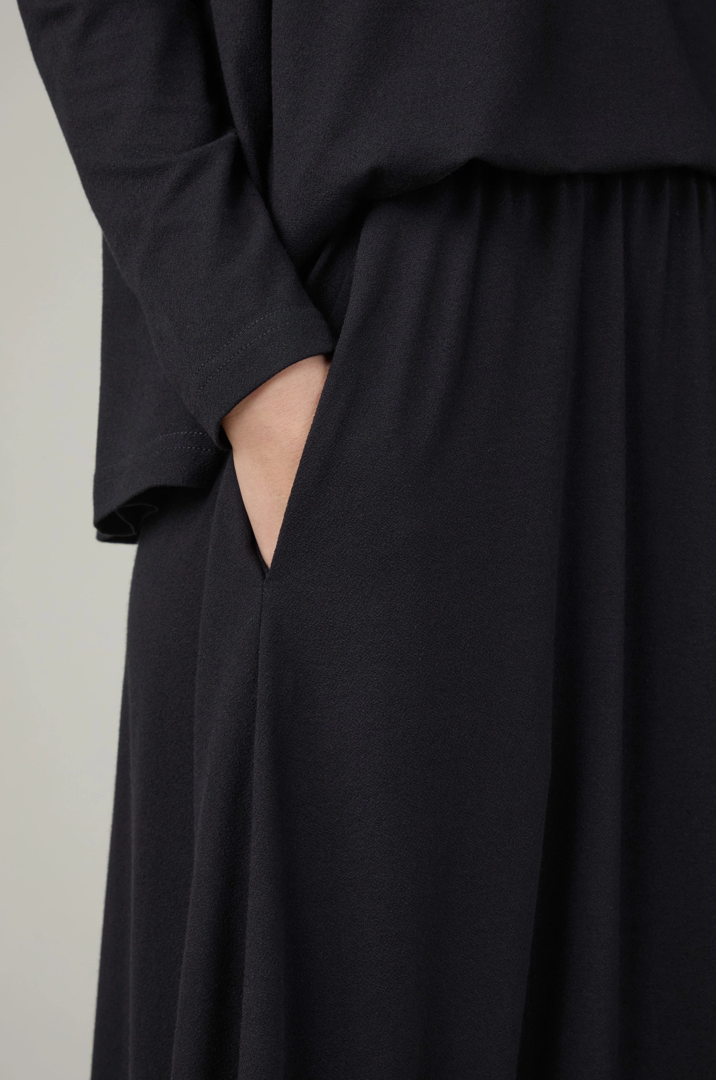 Fluid Crepe Black Bubble Skirt - Image 5