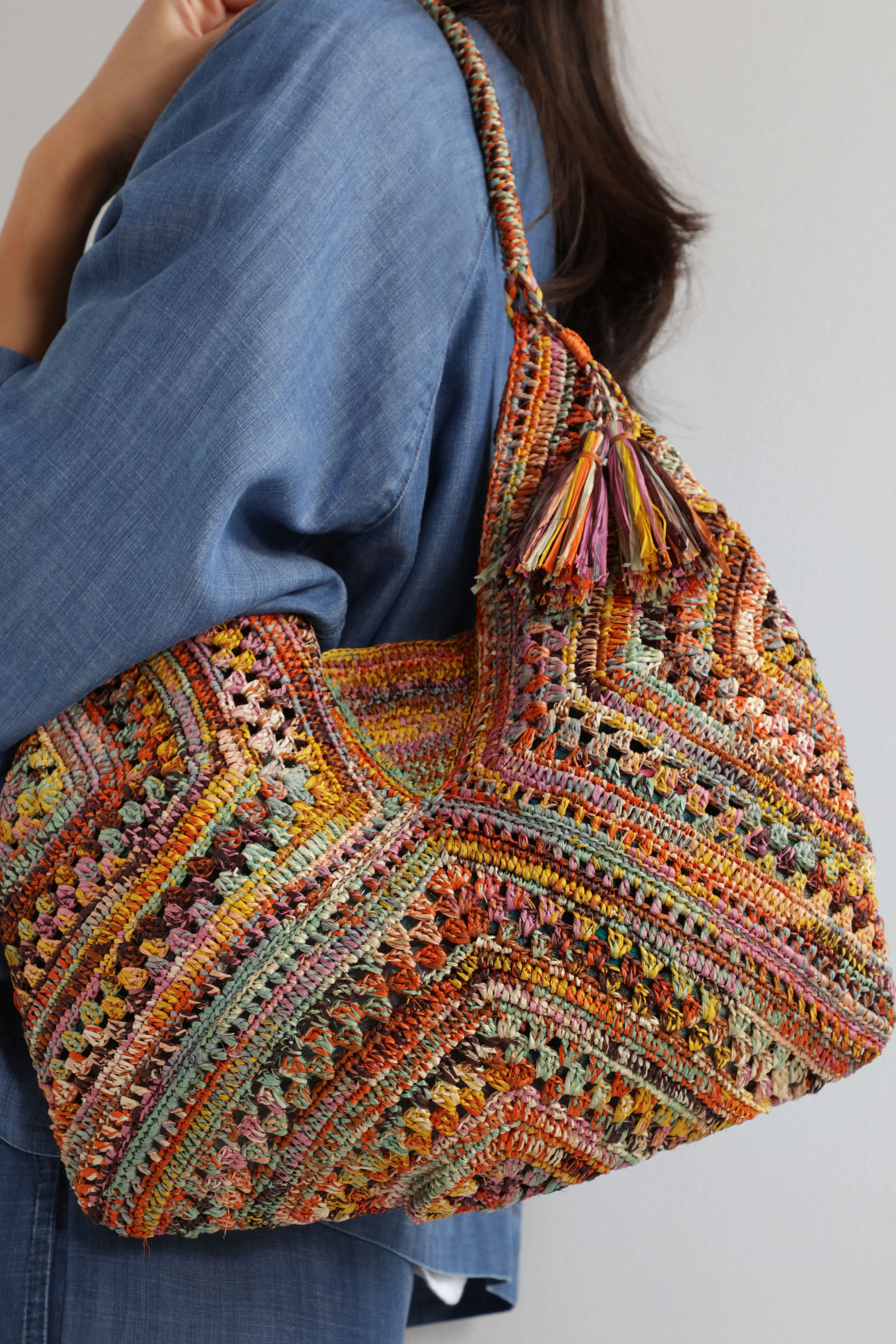 Handwoven Bohemian Raffia Bag - Image 5