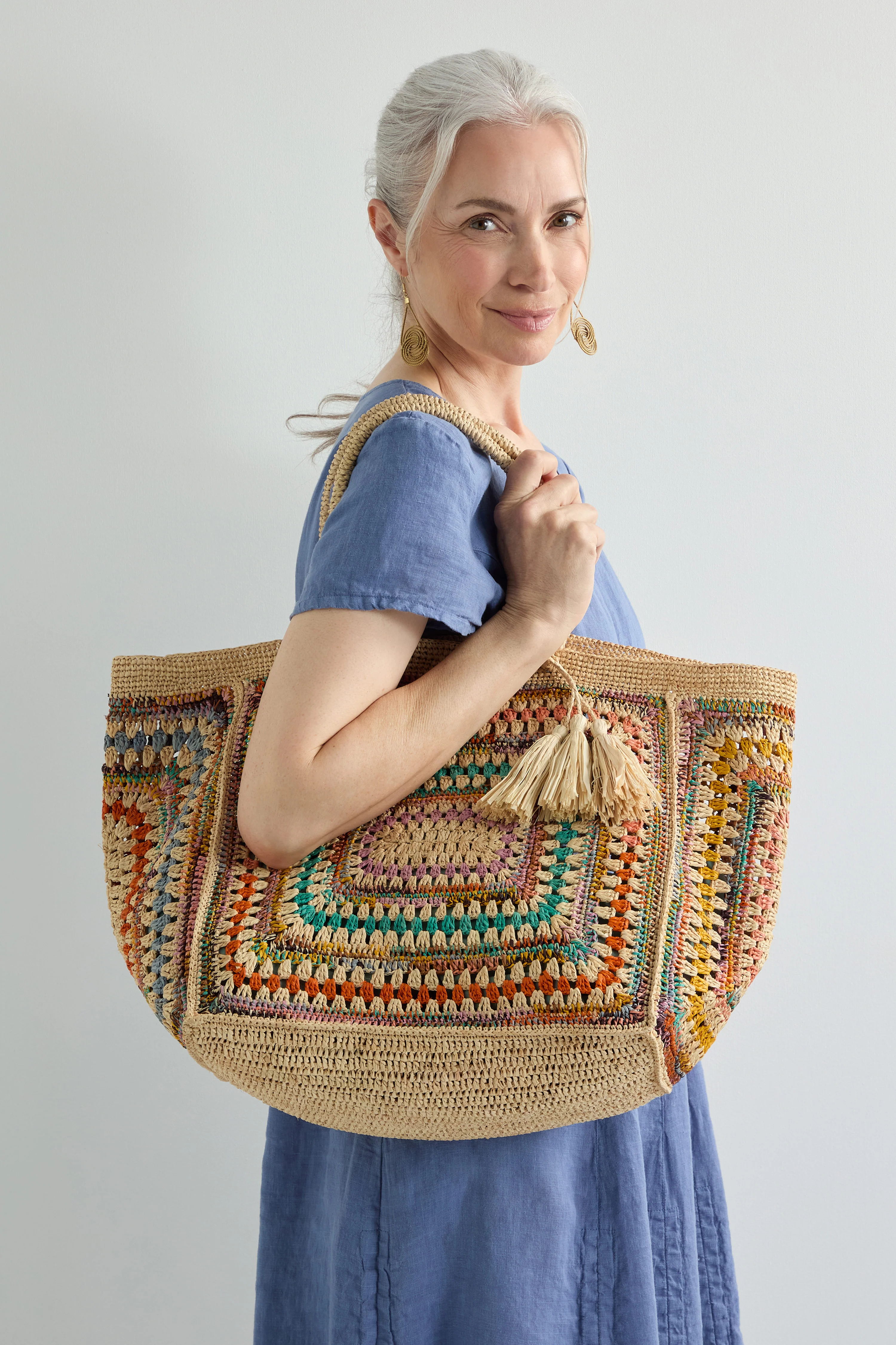 Handwoven Crochet Raffia Bag - Image 3