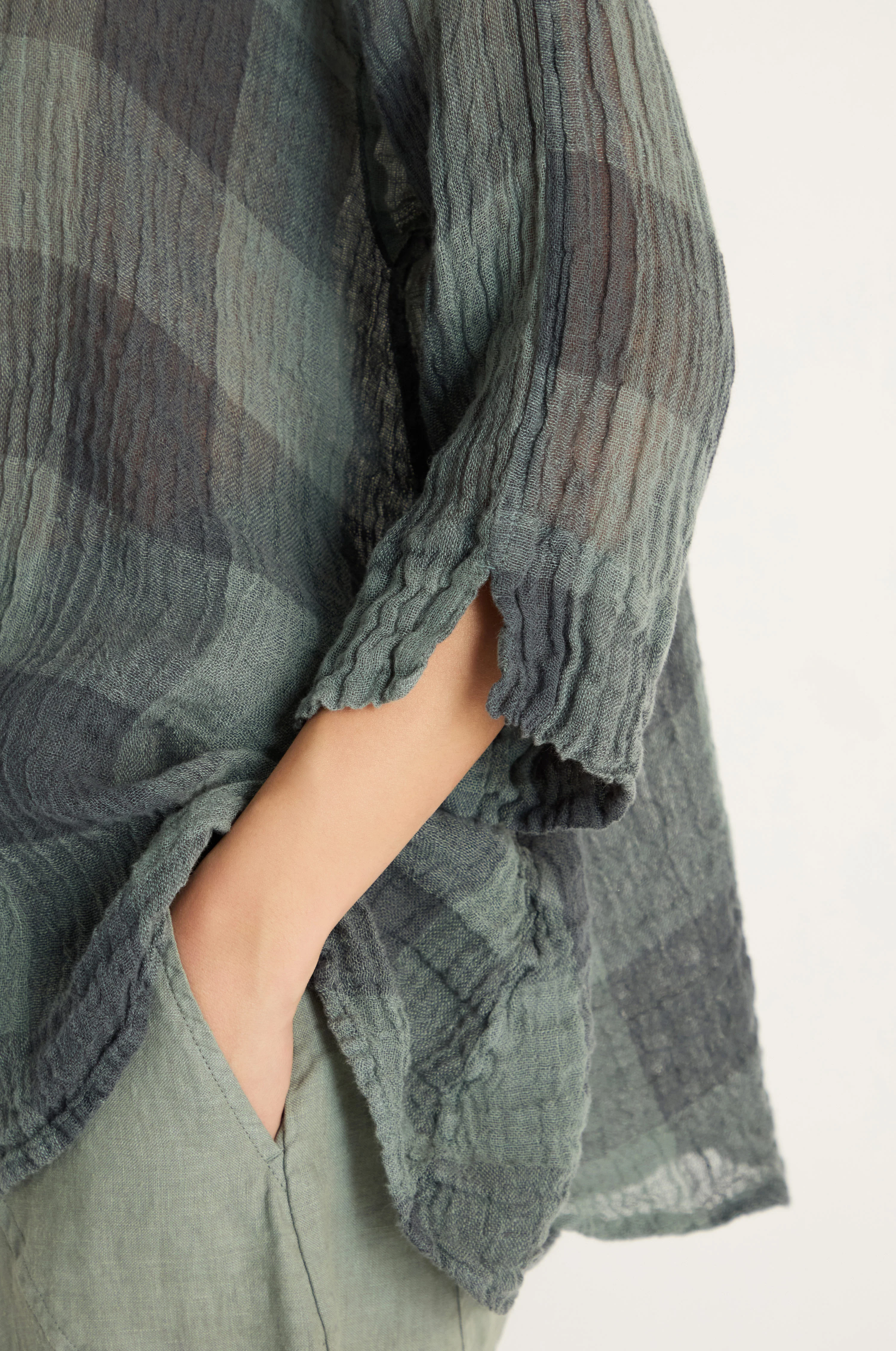 Large Check Sage Linen Swing Shirt - Image 5