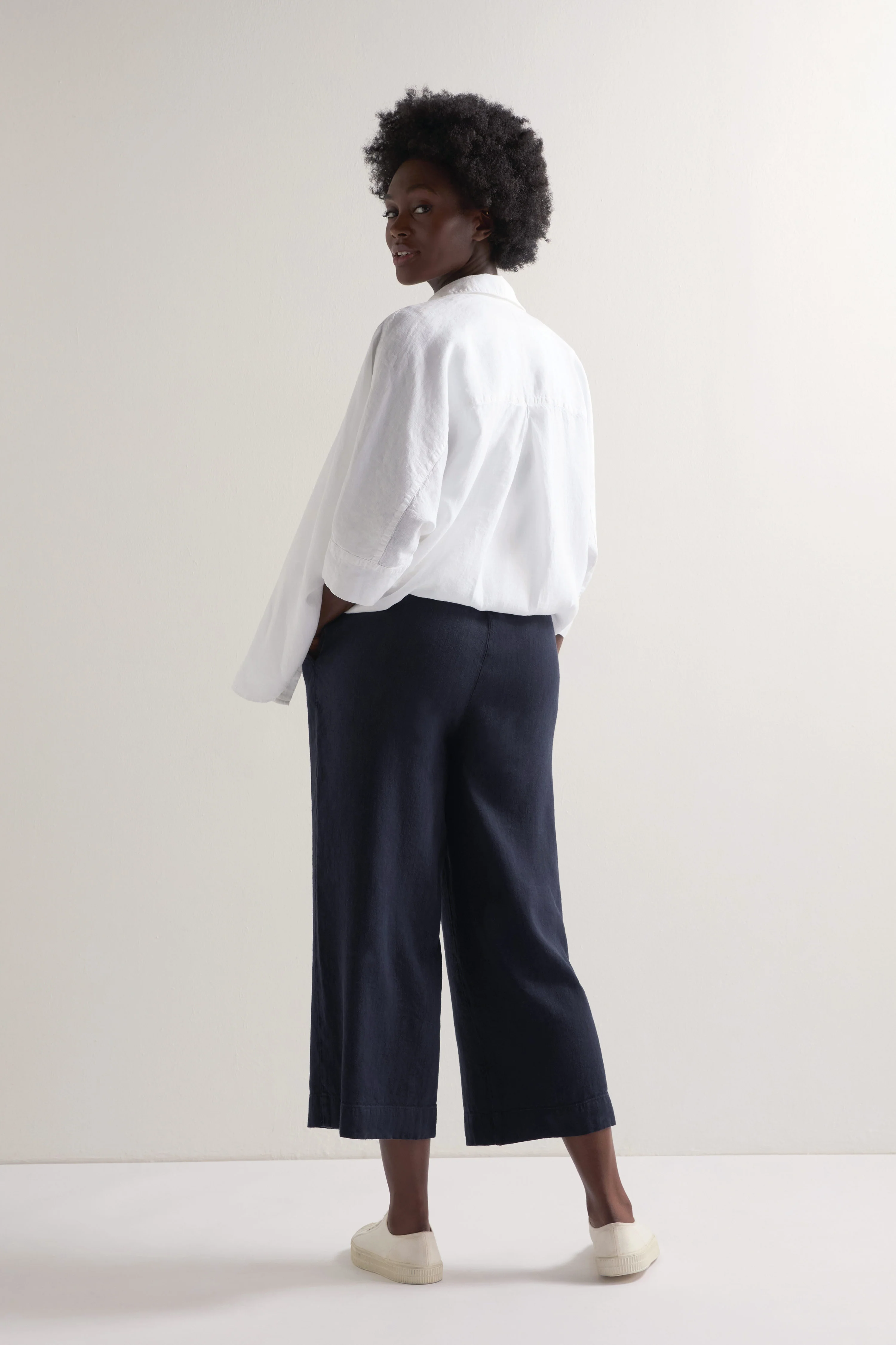 Twisted Linen Wide Trousers - Image 4
