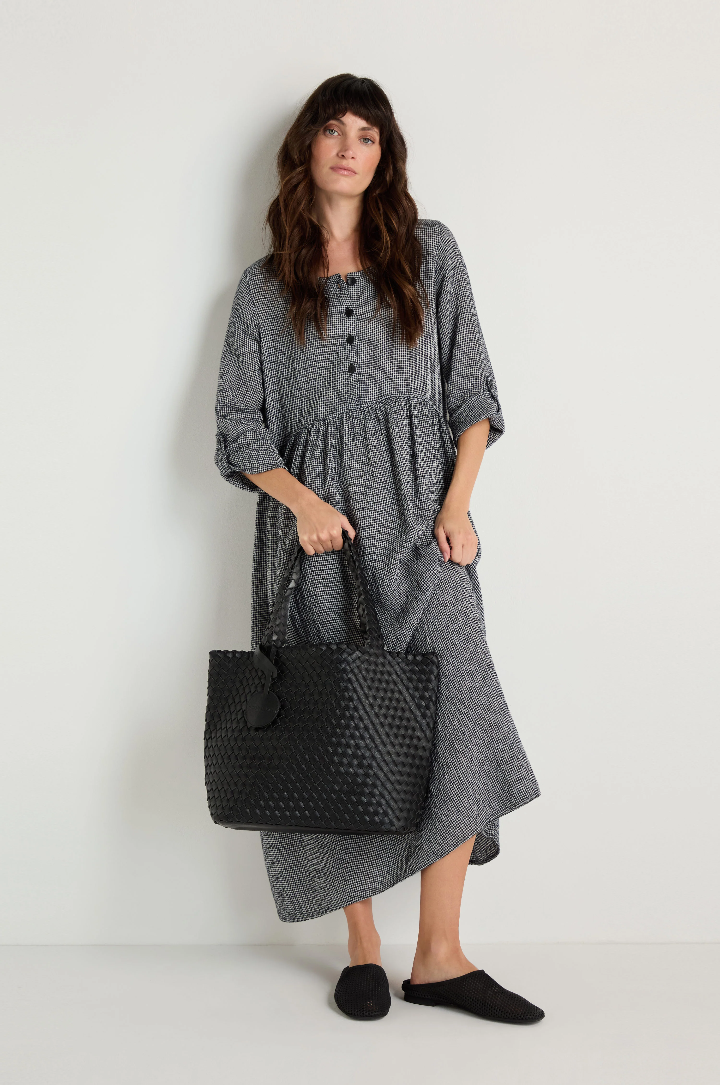 Woven Reversible Black & Gunmetal Bag - Image 3